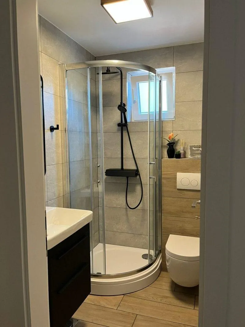 Apartment Plus — Bathroom